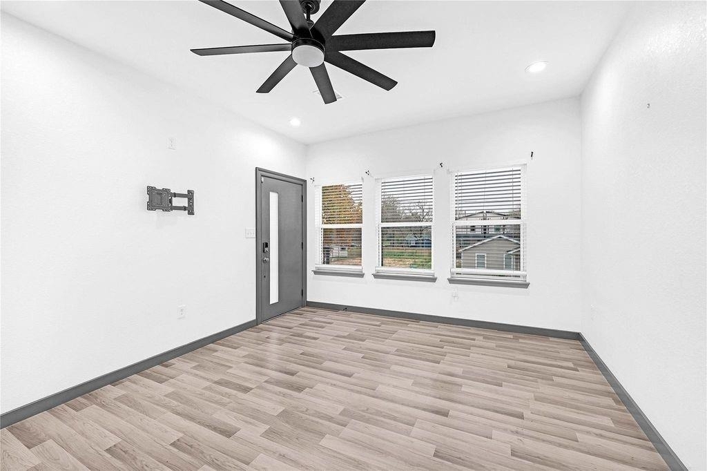 3625 Lydia Street - Photo 3