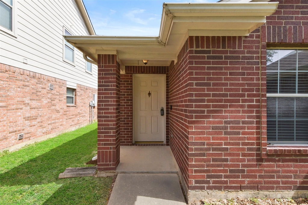 21106 Blackbluff Court - Photo 2