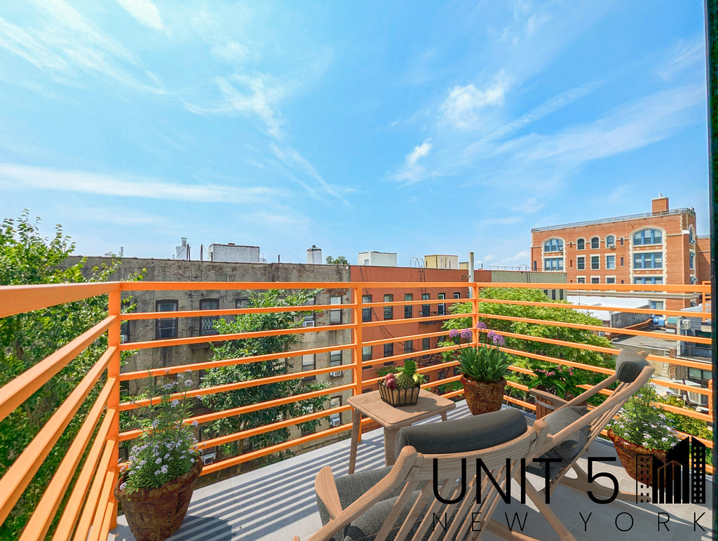 1312 Lincoln Place - Photo 0