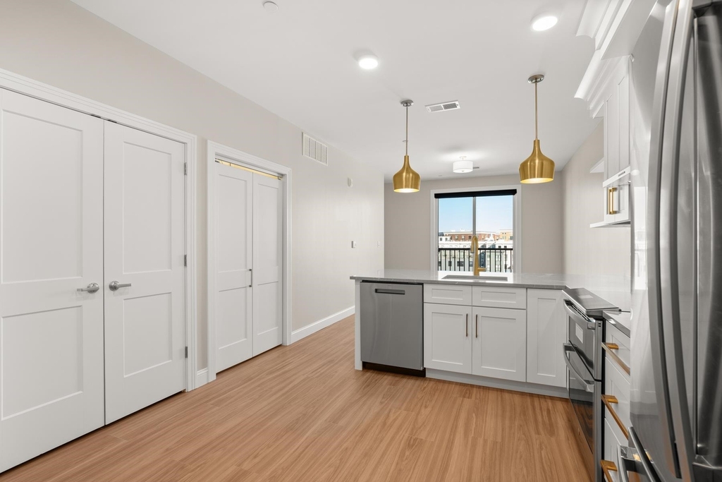 99 Foundry - Photo 2