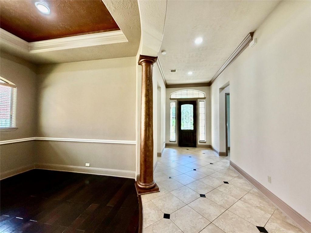 6223 Duke Trail Lane - Photo 3