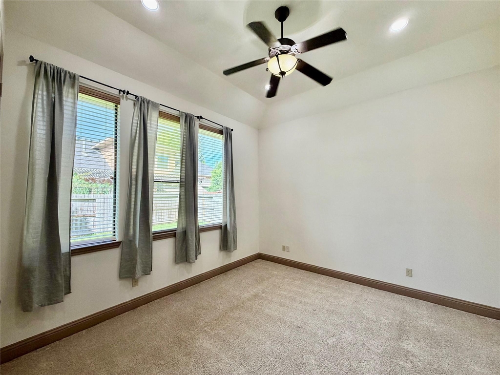 6223 Duke Trail Lane - Photo 20