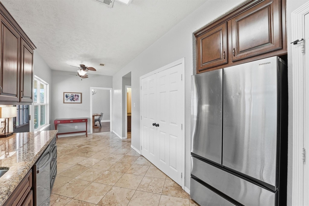 6215 Lake Chase Court - Photo 7