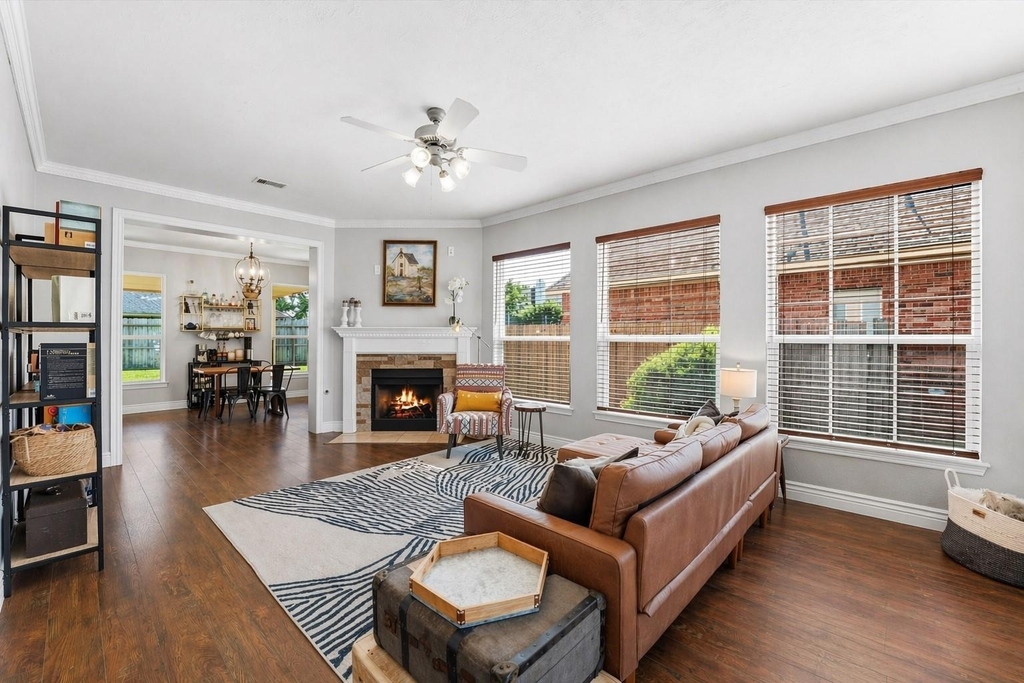 6215 Lake Chase Court - Photo 4