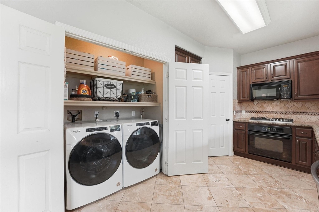6215 Lake Chase Court - Photo 8