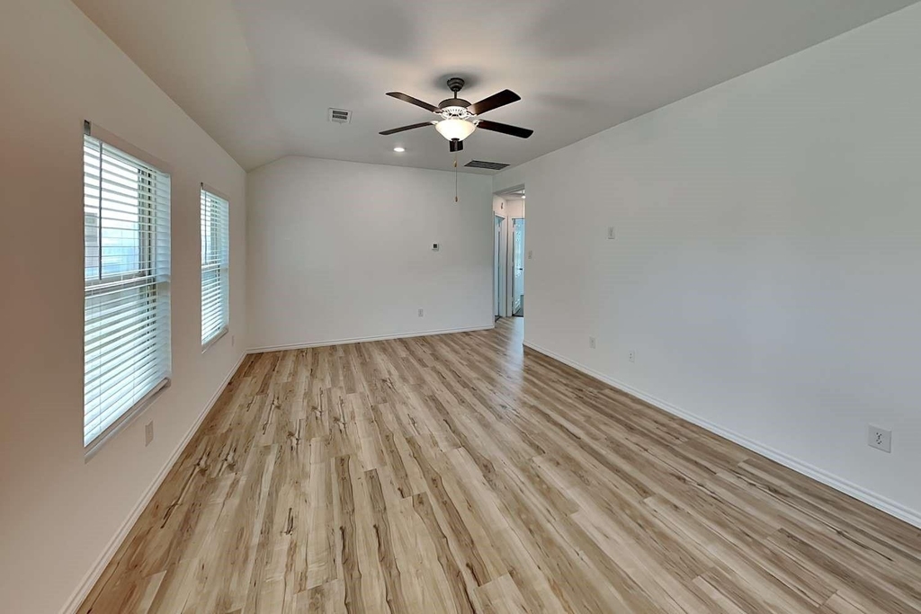 18727 Faustina Way - Photo 2