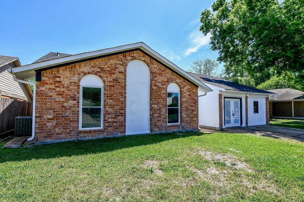 7203 Santa Rita Drive - Photo 2