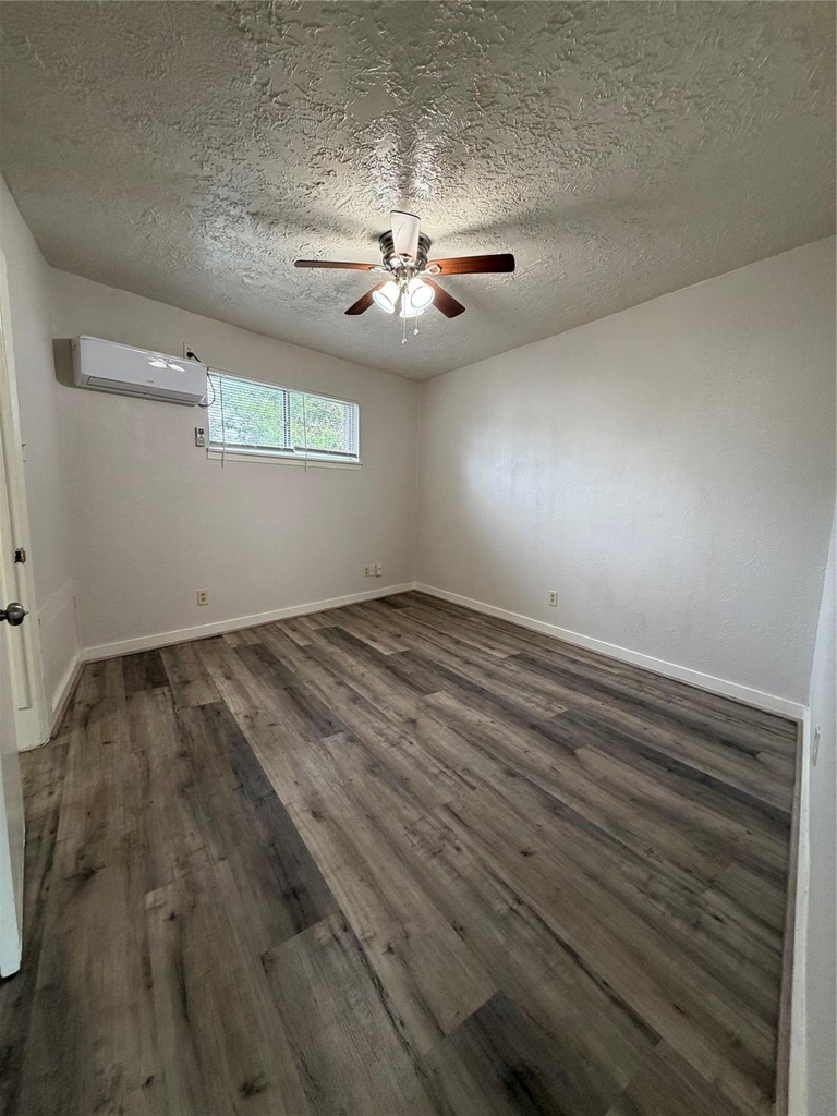 4811 Oakland Street - Photo 8