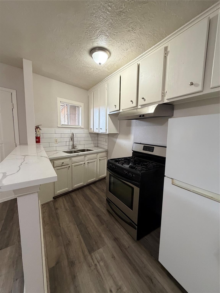 4811 Oakland Street - Photo 4