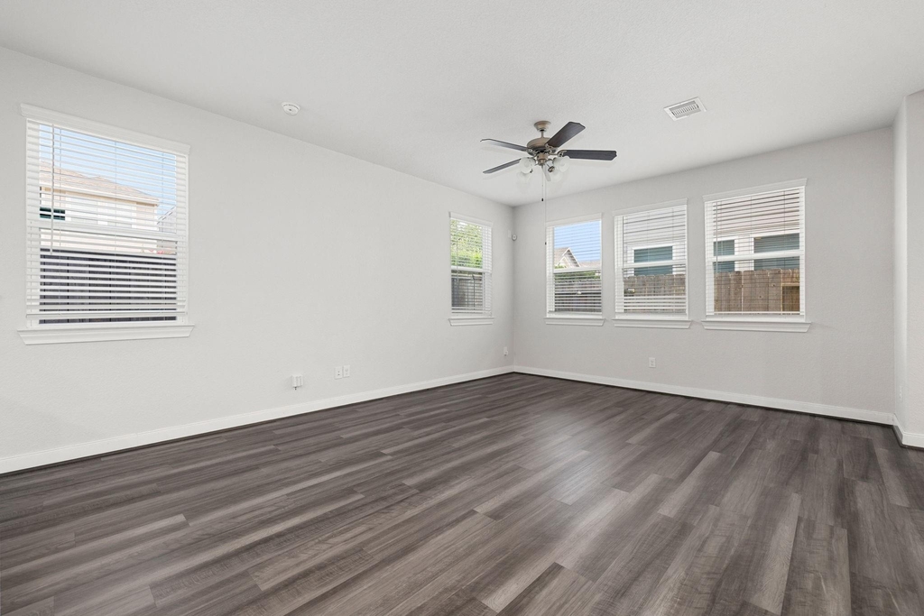 9914 Brickhouse Drive - Photo 11