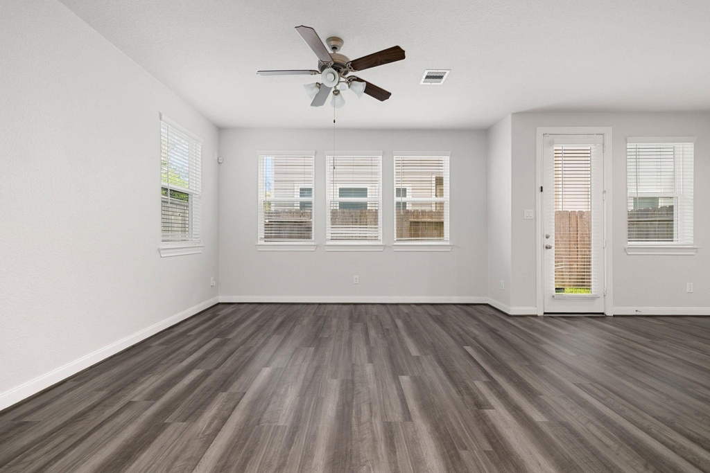 9914 Brickhouse Drive - Photo 13