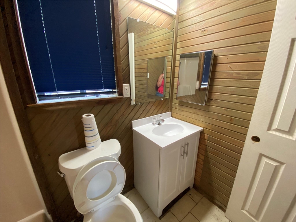 22358 Piney Point E - Photo 7