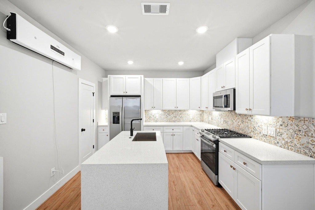 5814 Cebra Street - Photo 8