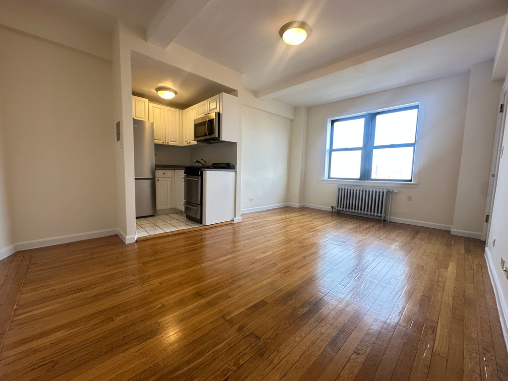 850 Amsterdam Avenue - Photo 1
