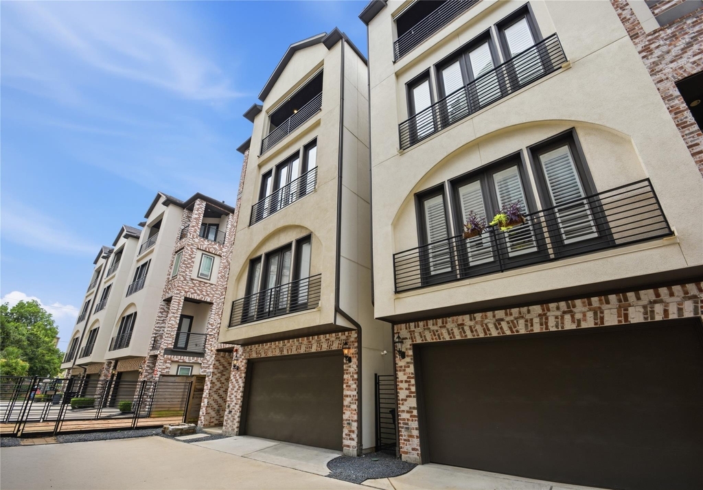 2119 Taft Street - Photo 1