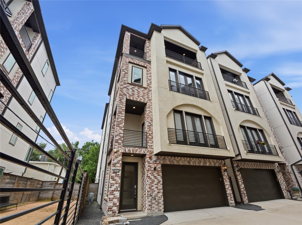 2119 Taft Street - Photo 2