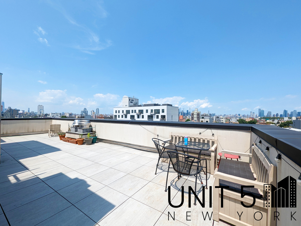 319 Graham Avenue - Photo 16