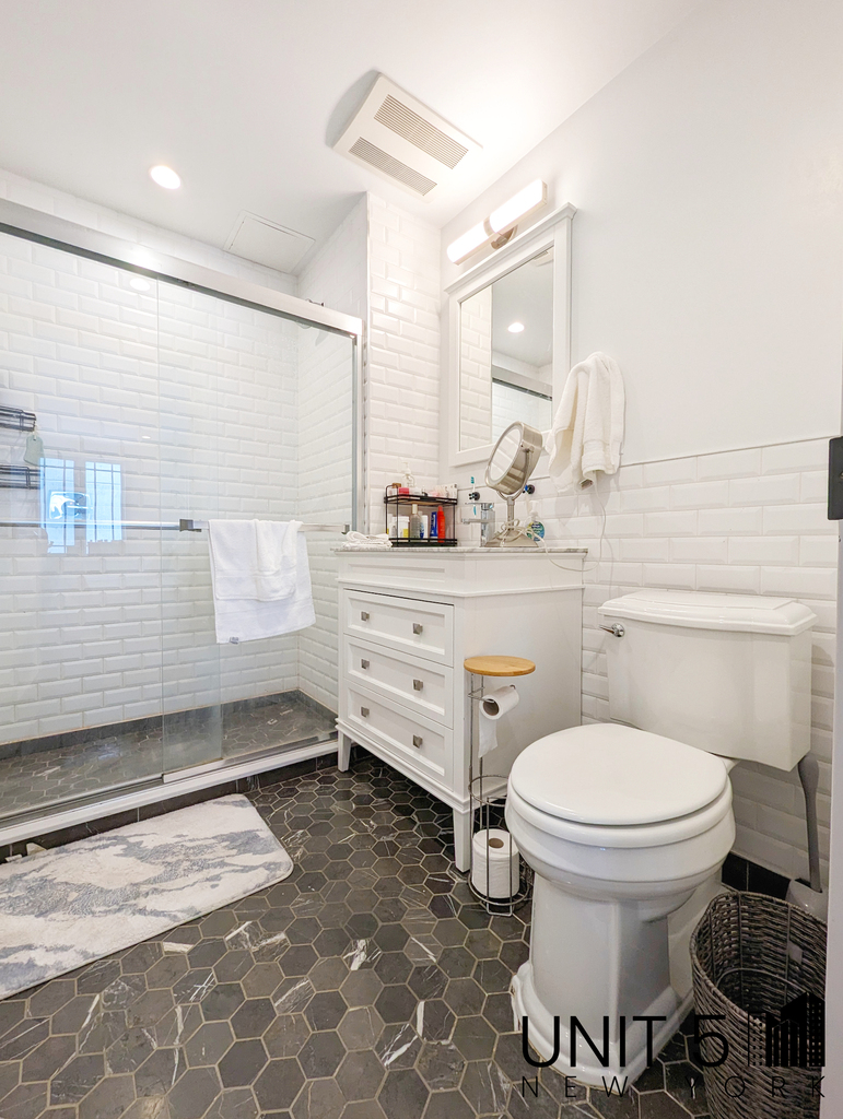 319 Graham Avenue - Photo 13