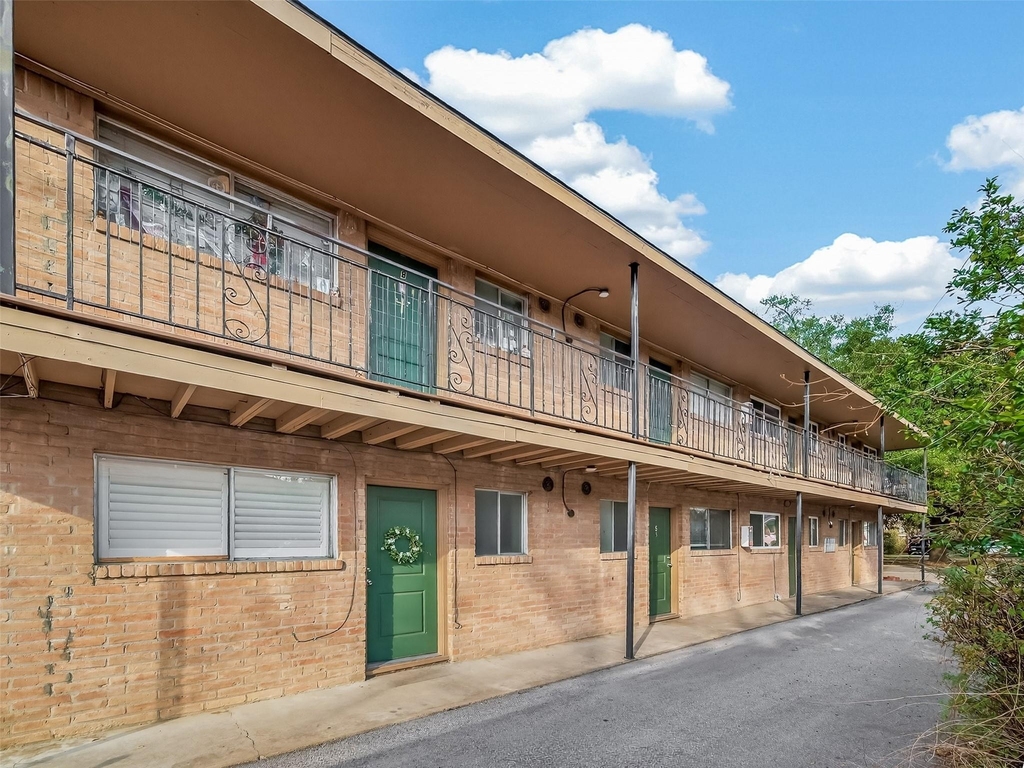 1217 Heights Boulevard - Photo 16