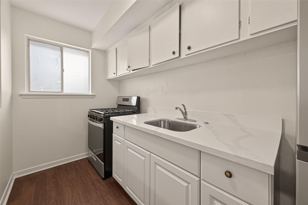1217 Heights Boulevard - Photo 6