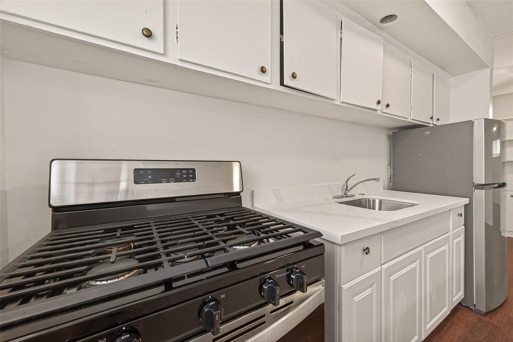 1217 Heights Boulevard - Photo 7