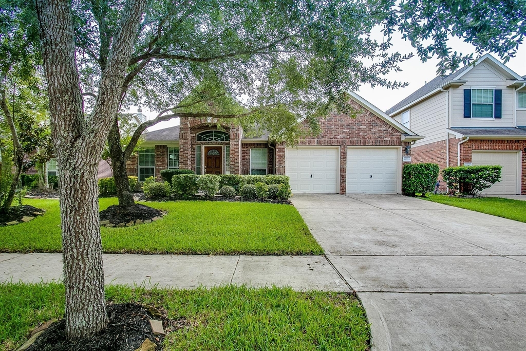 10914 Tattershall Lane - Photo 0