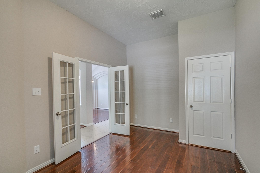 10914 Tattershall Lane - Photo 5