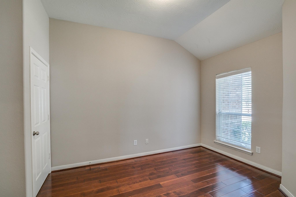 10914 Tattershall Lane - Photo 6