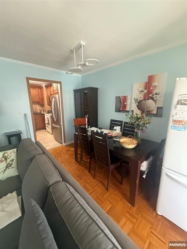 1111 River - Photo 1