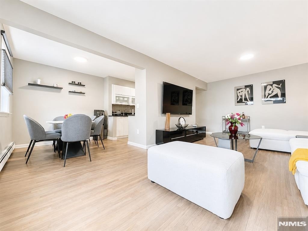 605 Grove - Photo 1