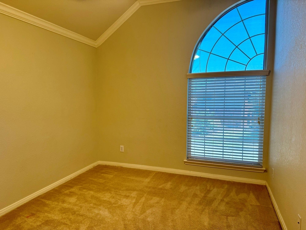 202 Almond Drive - Photo 10