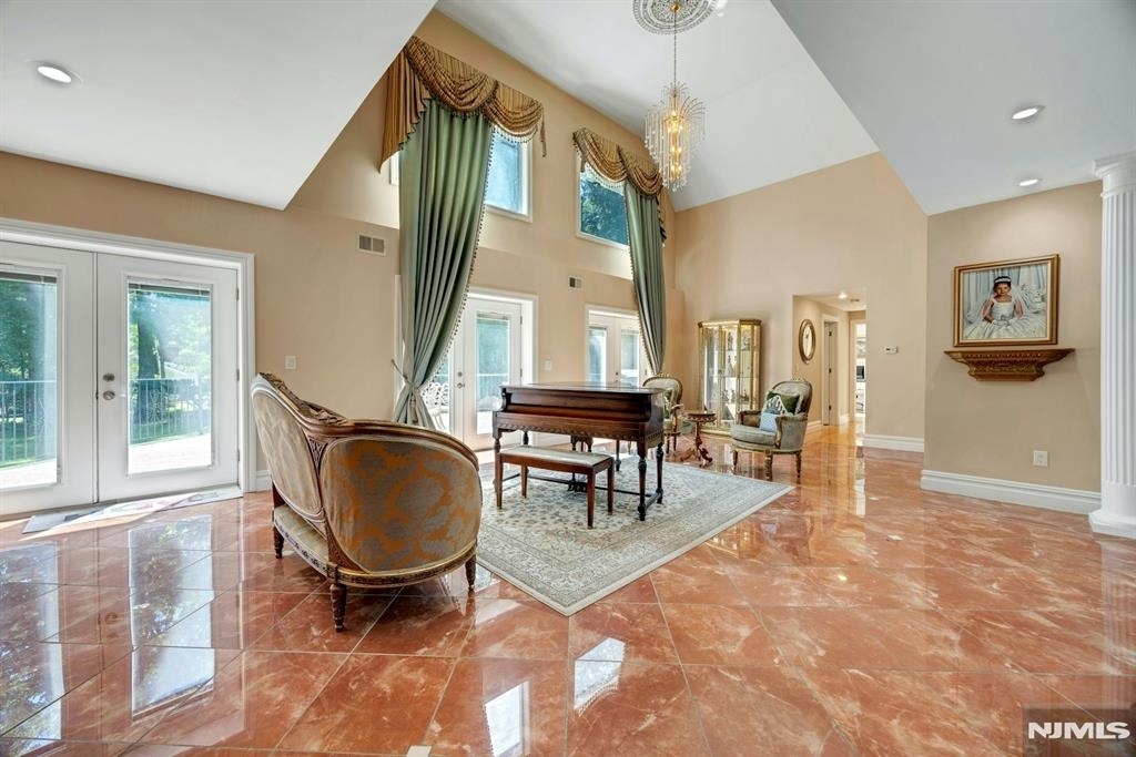 252 Mabel - Photo 7