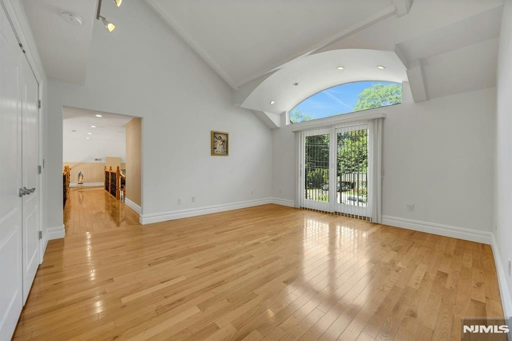 252 Mabel - Photo 32