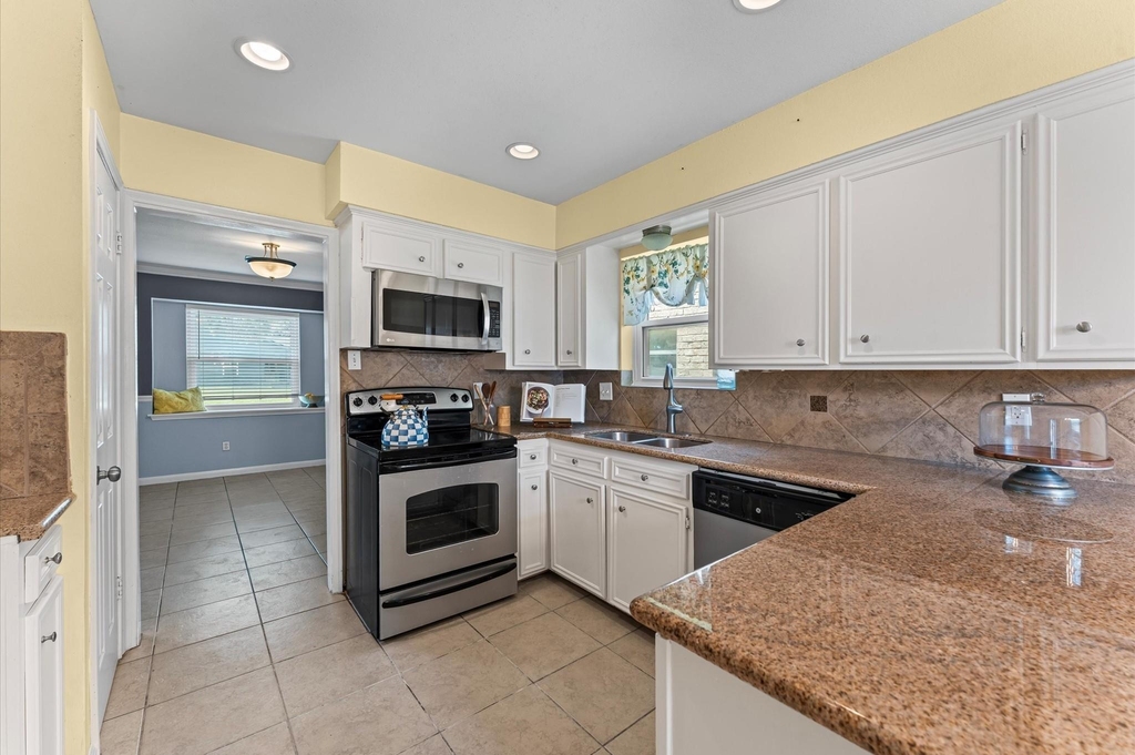 427 Whitecap Drive - Photo 4