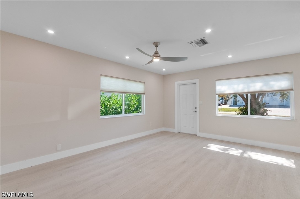 2685 Van Buren Avenue - Photo 5