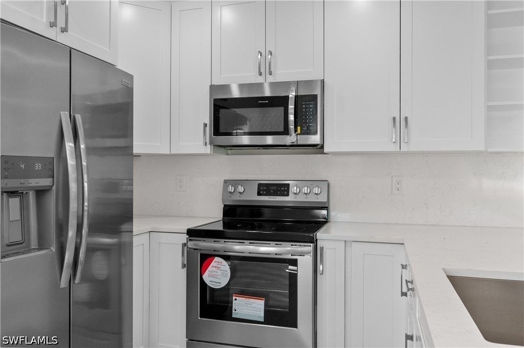 2685 Van Buren Avenue - Photo 7