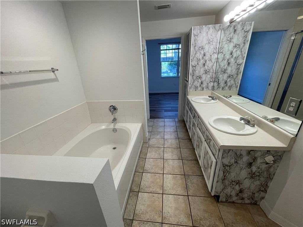 7915 Preserve Circle - Photo 14