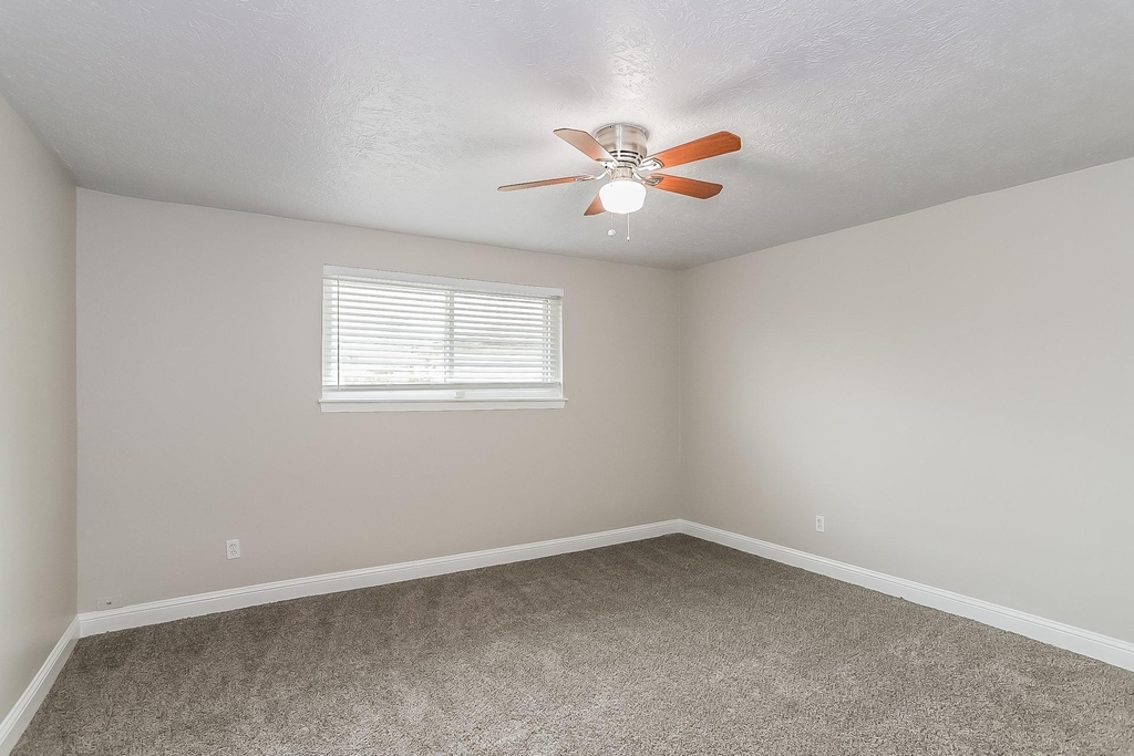 10819 Sagewind Drive - Photo 5