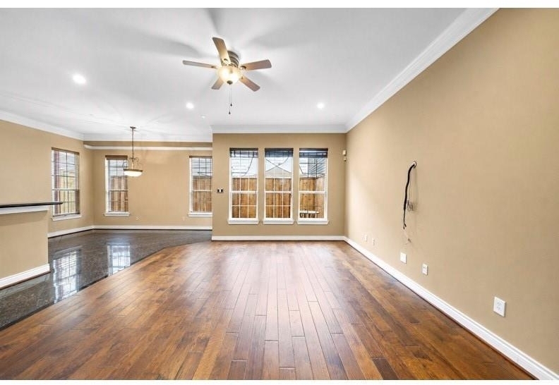 2927 Clinton Drive - Photo 3