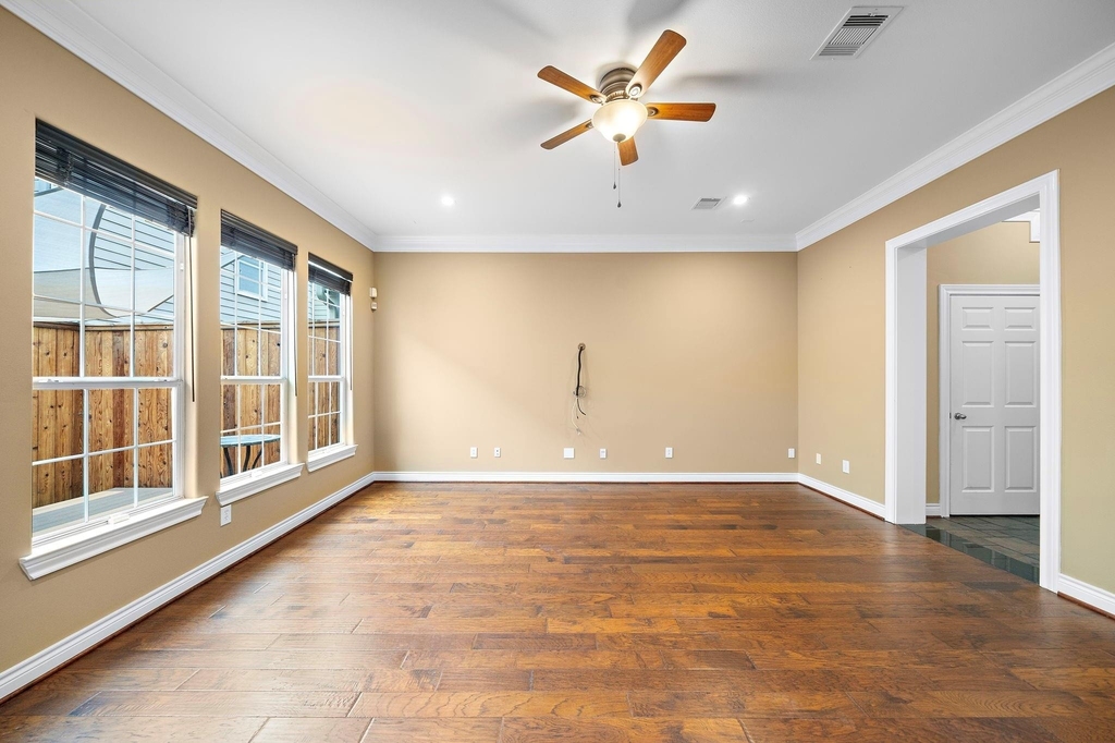 2927 Clinton Drive - Photo 5