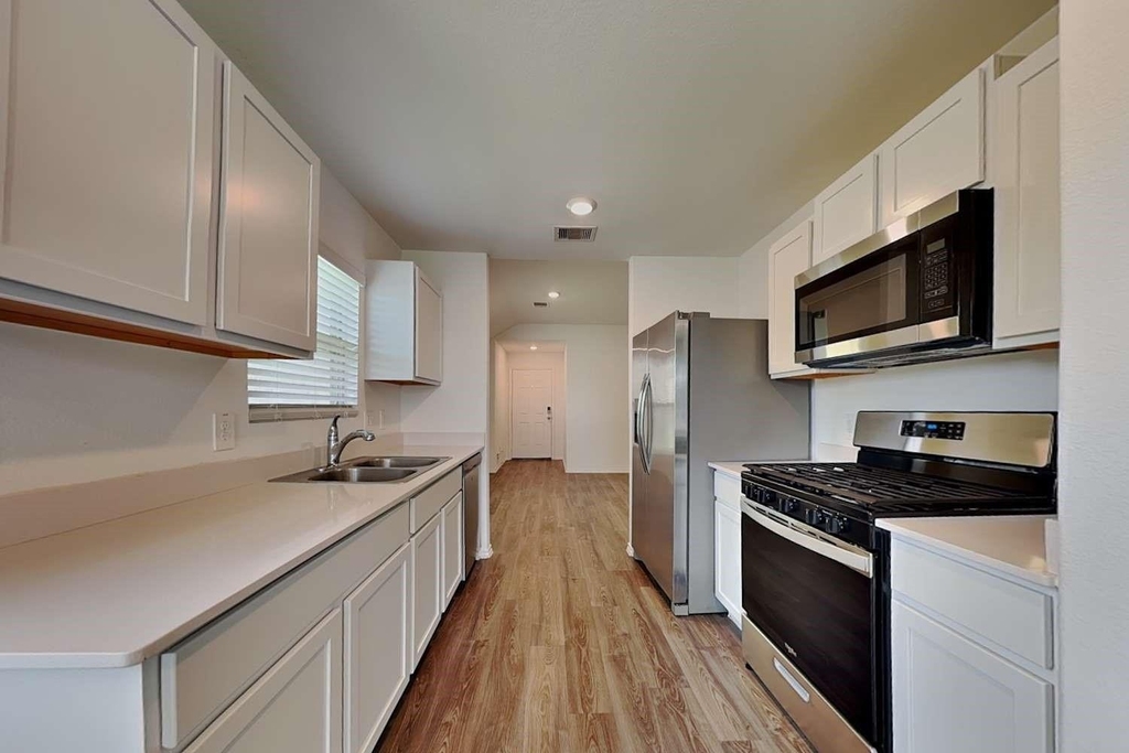 18907 Jasper Ridge Drive - Photo 4