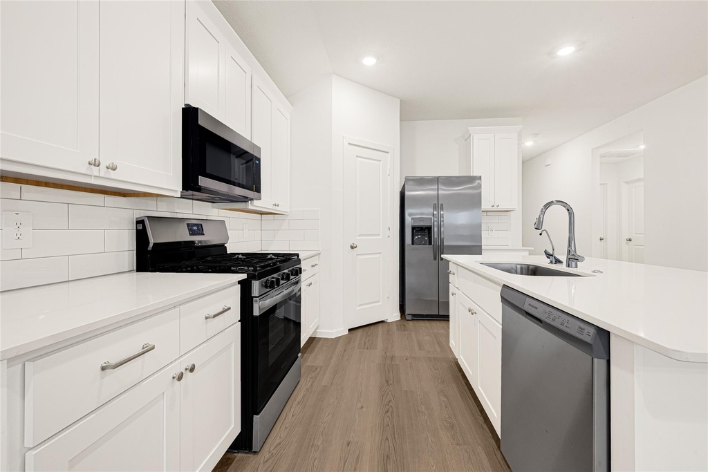 9114 Sunset Marina Way - Photo 11