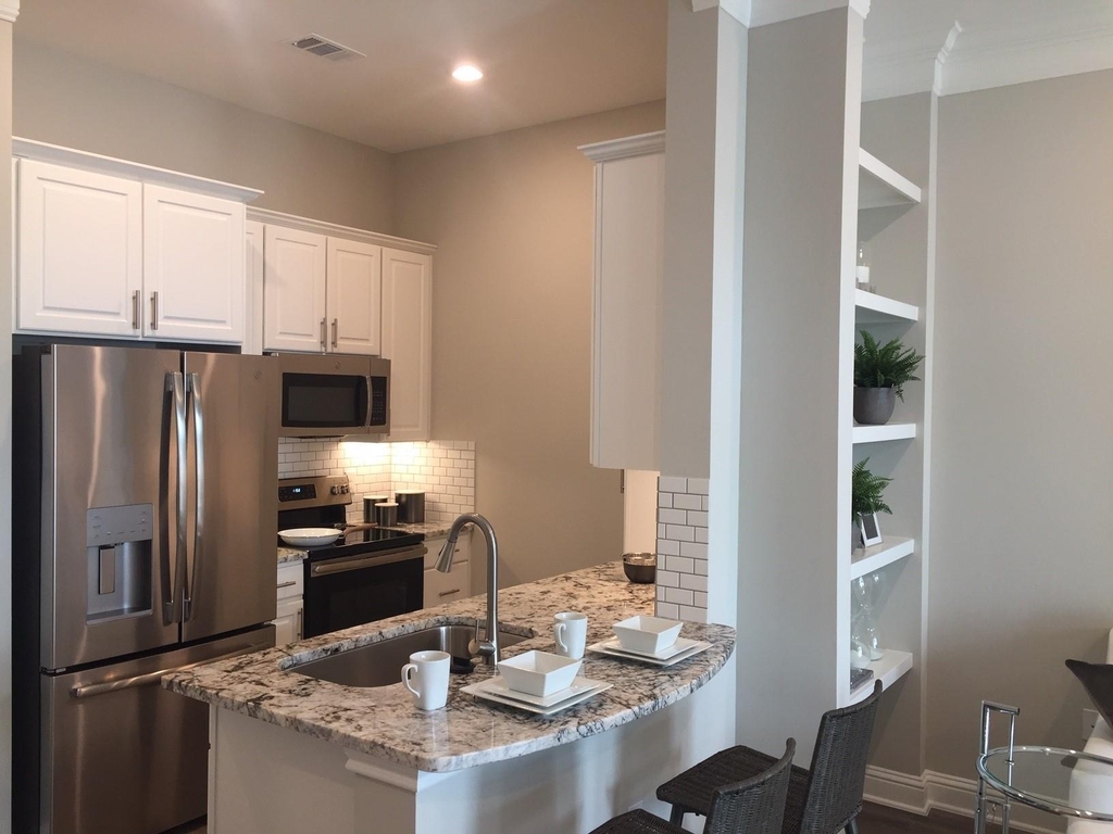 2111 Austin Street - Photo 0