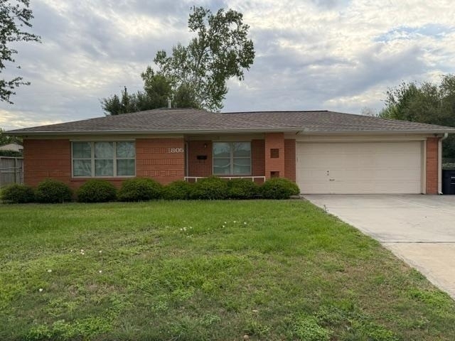 1805 Wycliffe Drive - Photo 0