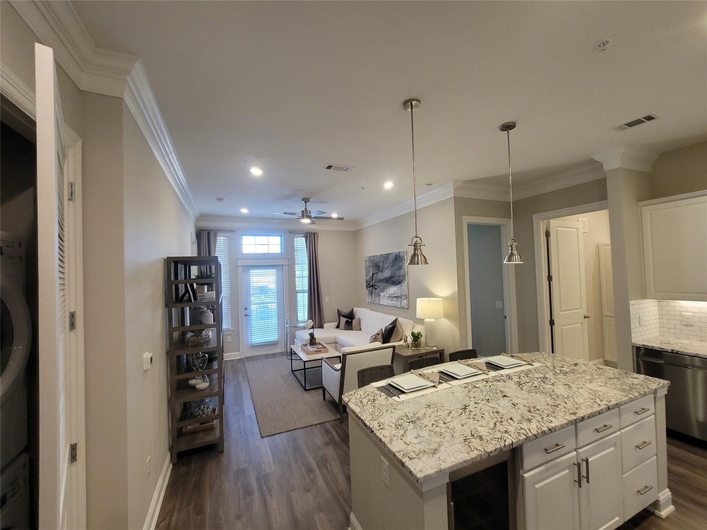 2111 Austin Street - Photo 3