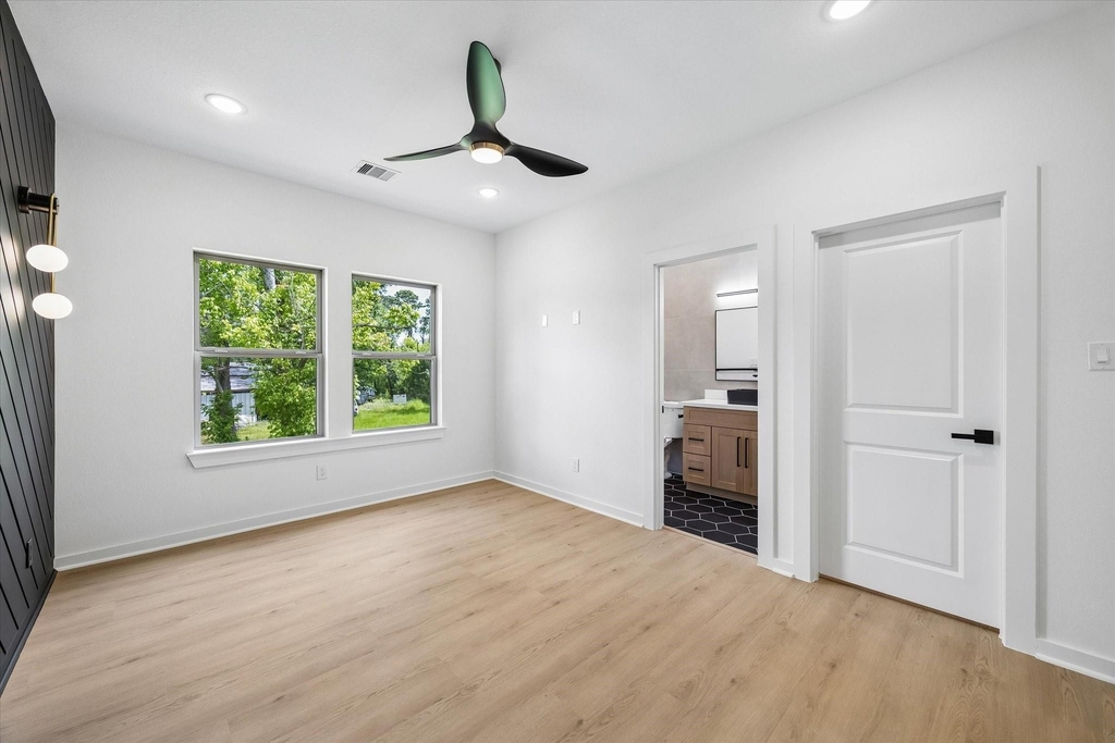 8129 Safebuy Street - Photo 4