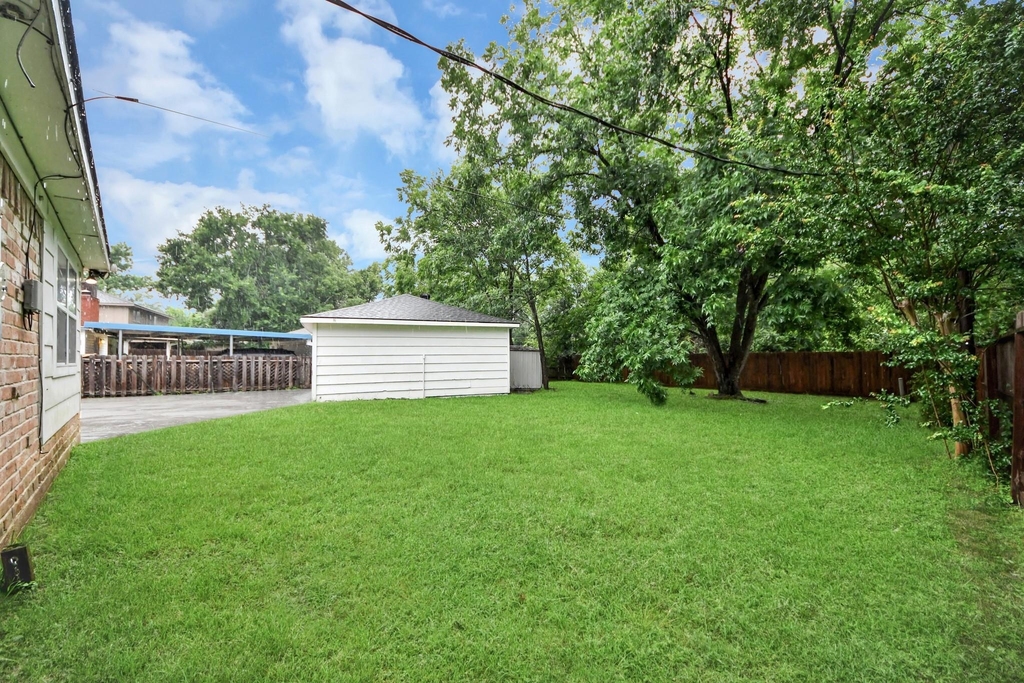 1319 Forsythe Lane - Photo 22