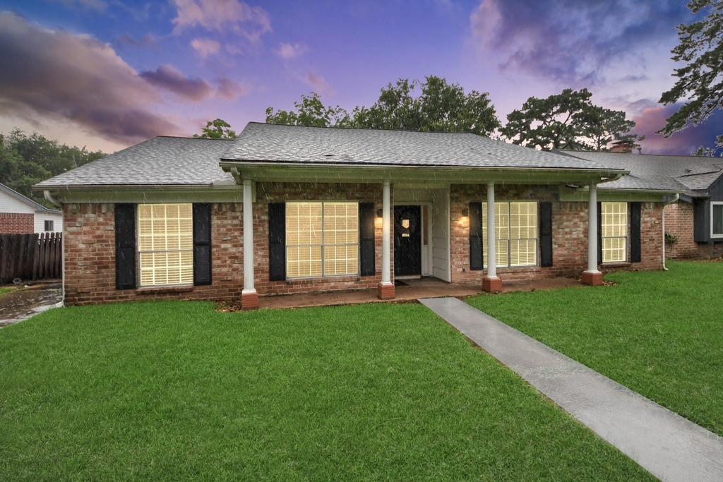 1319 Forsythe Lane - Photo 1