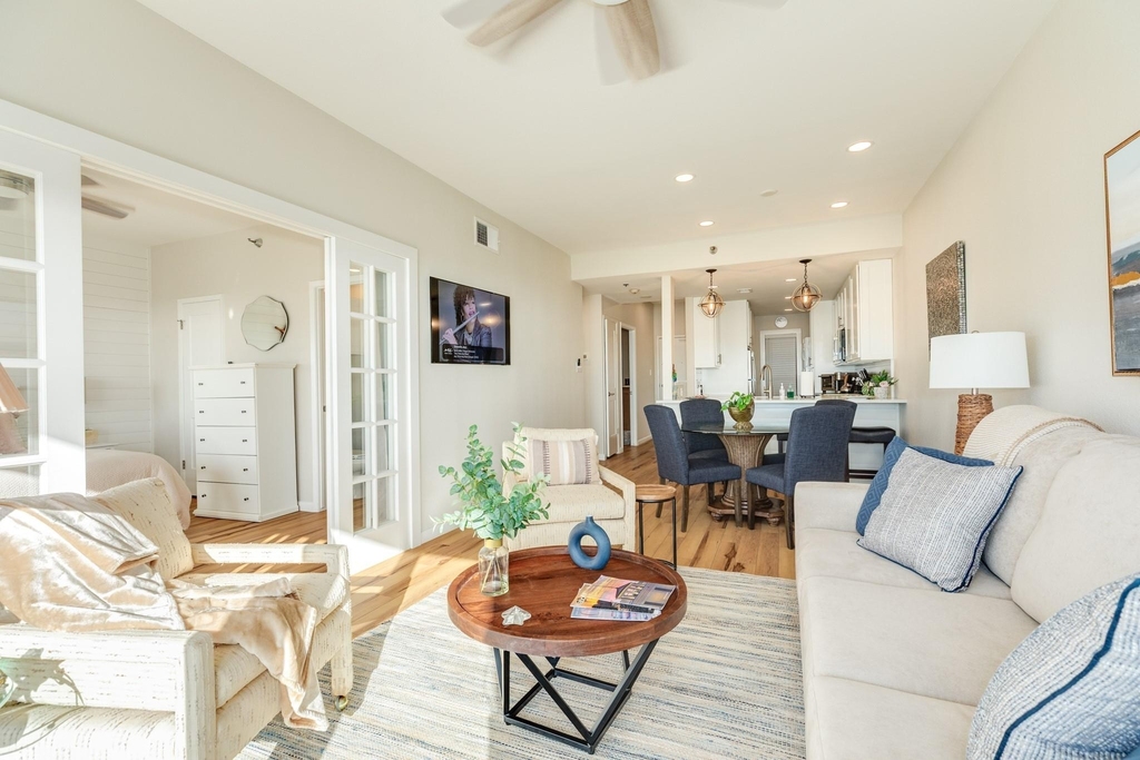 7700 Seawall Boulevard - Photo 4