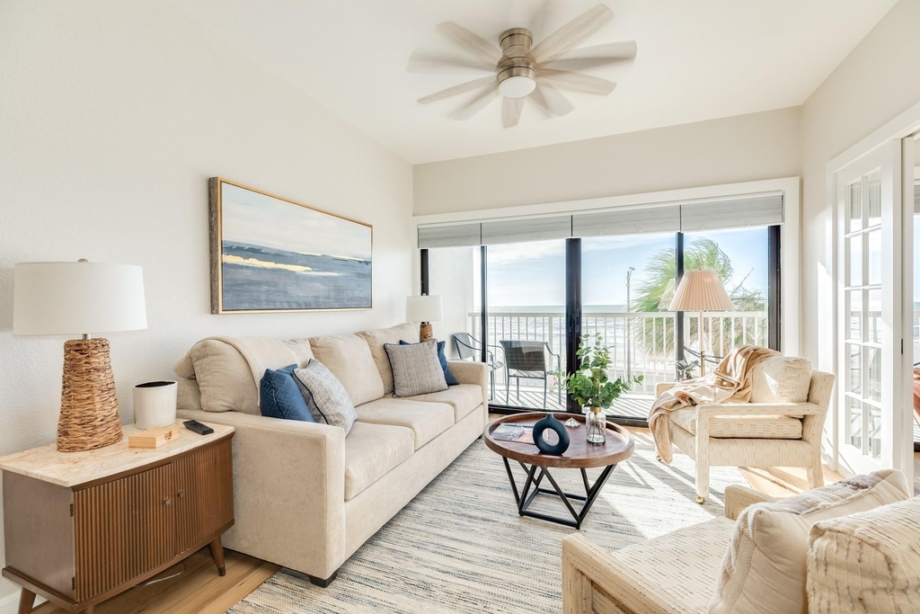 7700 Seawall Boulevard - Photo 1